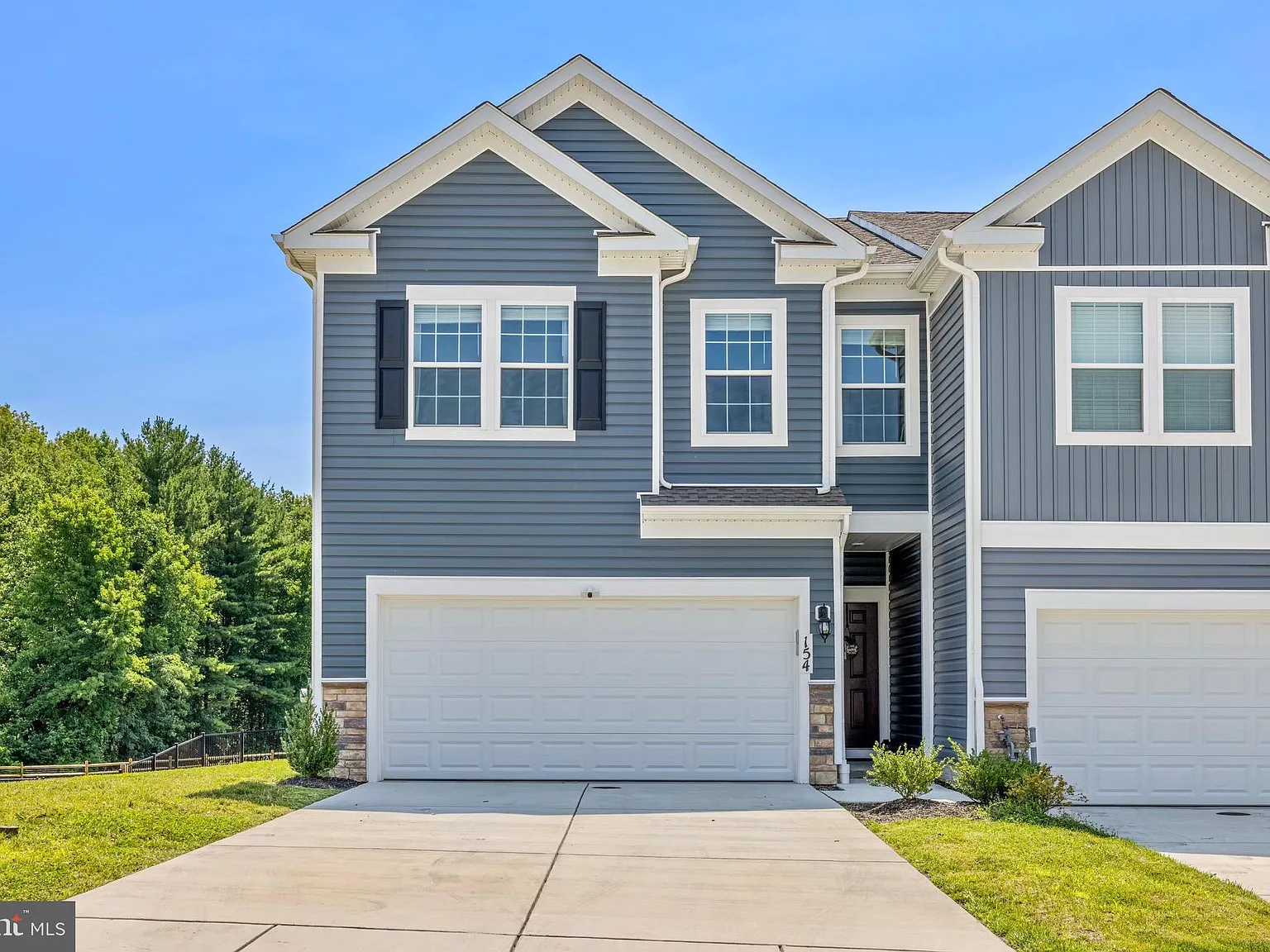 4 bed, 2.5 bath, 1962 sqft, $3,300 — Photo 1