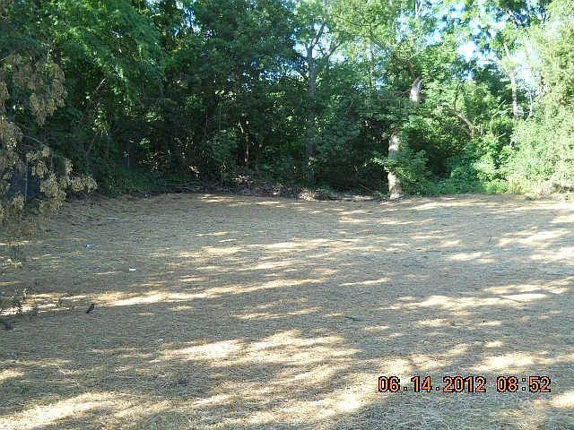 952 Grove Rd photo 1
