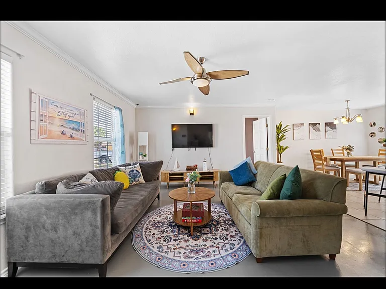 813 Oriole St — Photo 4