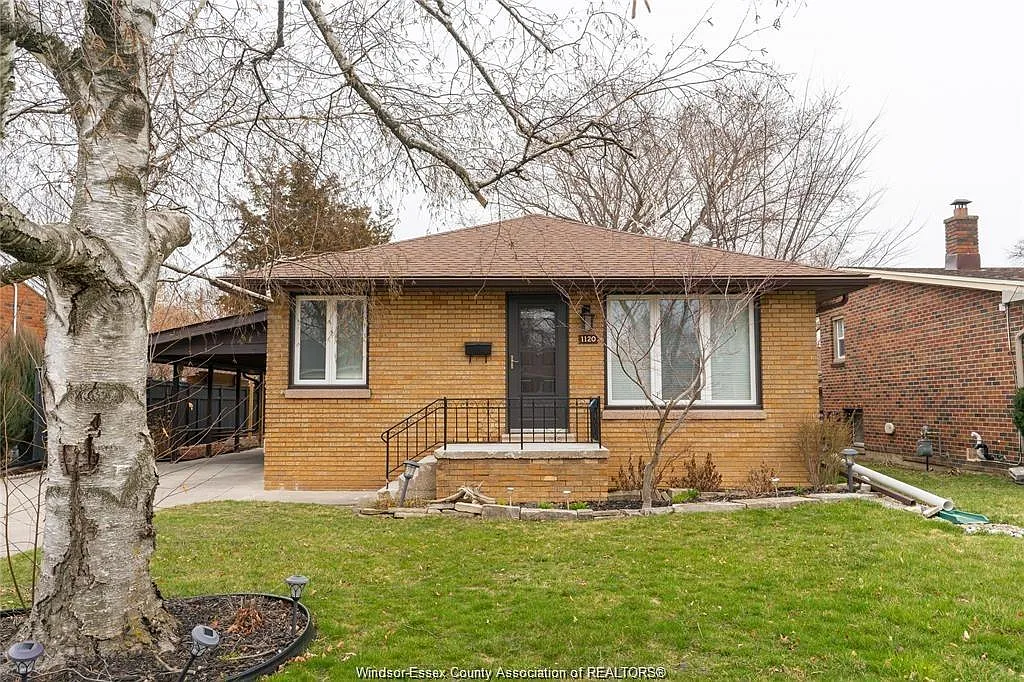 3 bed, $2,000 — Photo 1