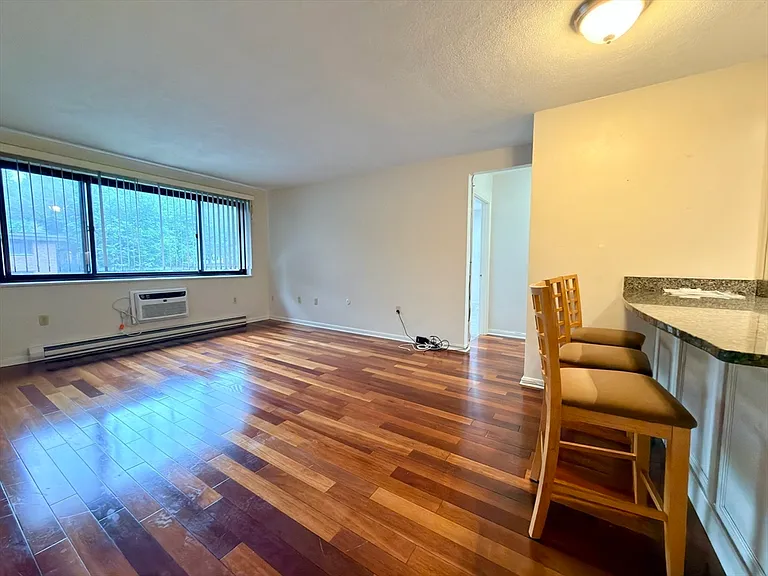 1323 Worcester Rd #H8 — Photo 4