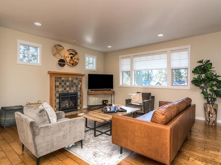 2422 Lolo Dr — Photo 5