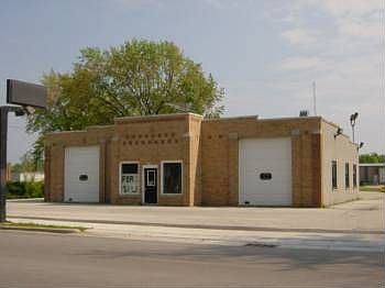 1st image of 1147 Center Ave