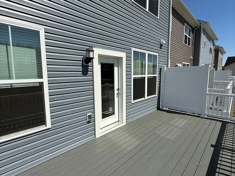 2104 Winterberry Ln — Photo 25