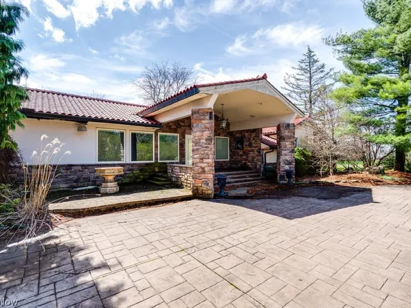 4861 Royalton Rd, North Royalton, OH 44133