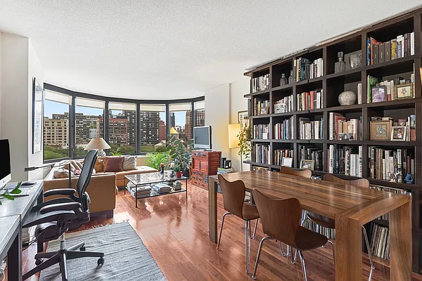 Sold by R New York | media 3