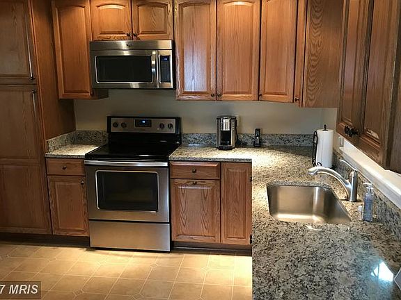 4th image of 5605 Helmsdale Ln