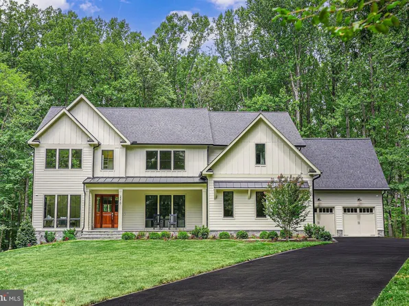 2210 Trott Ave, Vienna, VA 22181