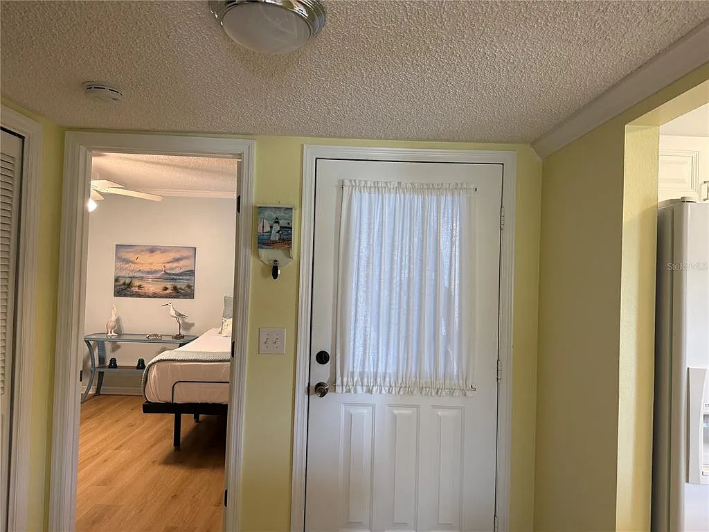 2 bed, 2.0 bath, 1099 sqft, $3,800 — Photo 4