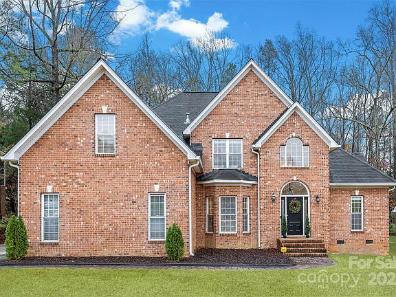 2nd image of 2831 Arrowwood Ln