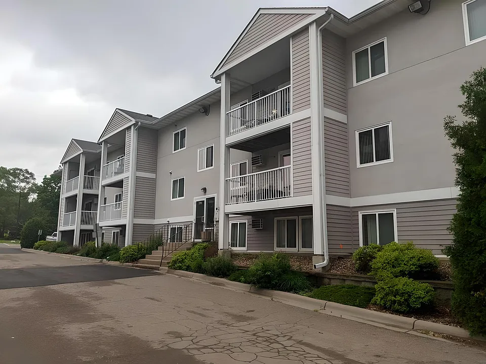 265 Silver Lake Rd SW #205