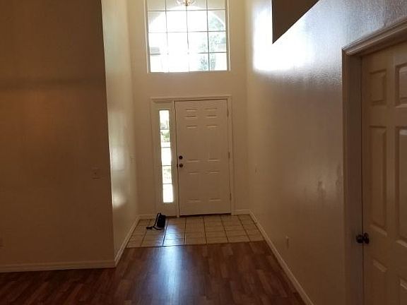 4th image of 808 Copperfield Ter