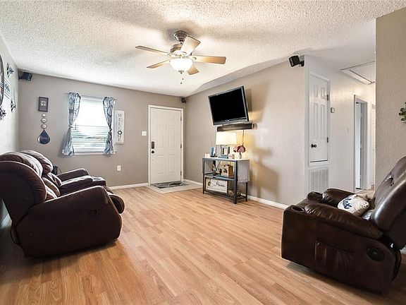 3rd image of 2804 Sieglinde Ct