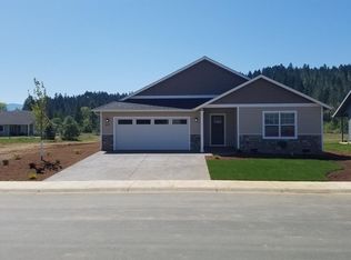 240 Pomeroy View Dr, Cave Junction, OR 97523