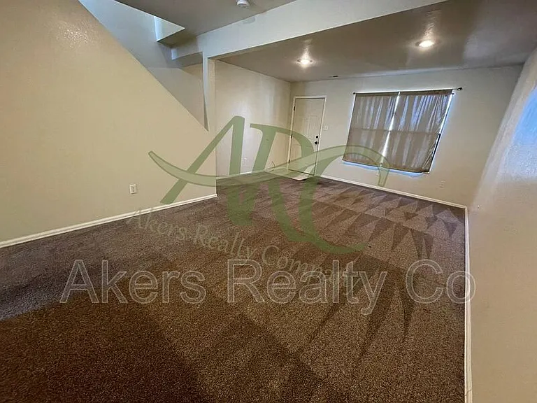 178 E Spaulding Ave — Photo 3