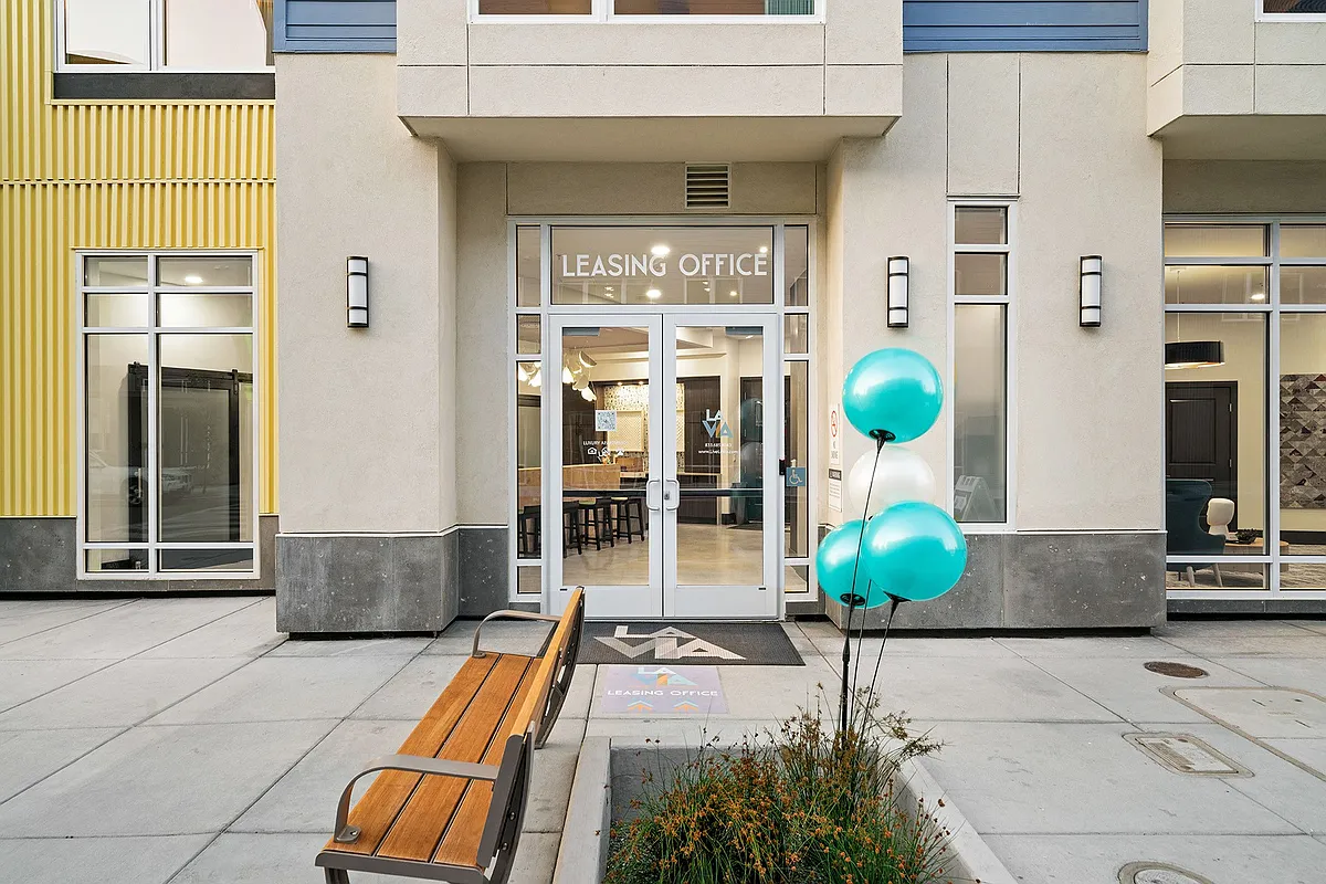Building Photo - La Via Apartments