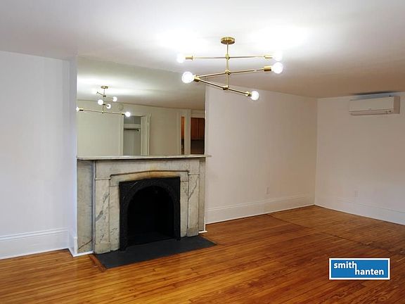 3rd image of 164 Hoyt St #1