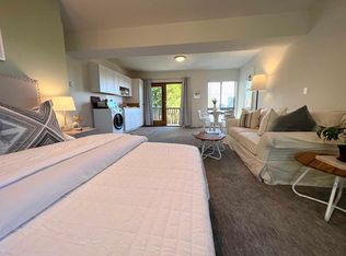 95 Walnut Ave, Corte Madera, CA 94925