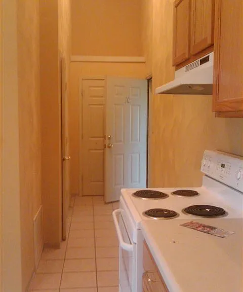 467 N Tratt St #7 — Photo 1