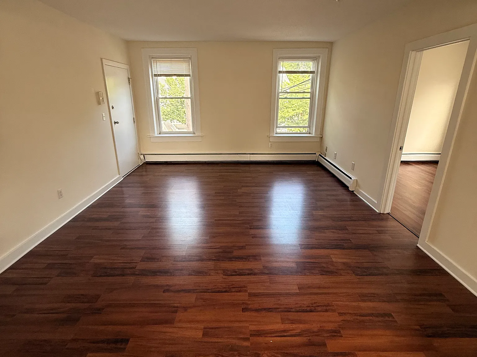 2 bed, 850 sqft, $1,800 — Photo 2