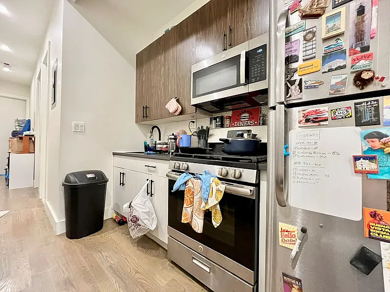 657 Seneca Ave #2 — Photo 9