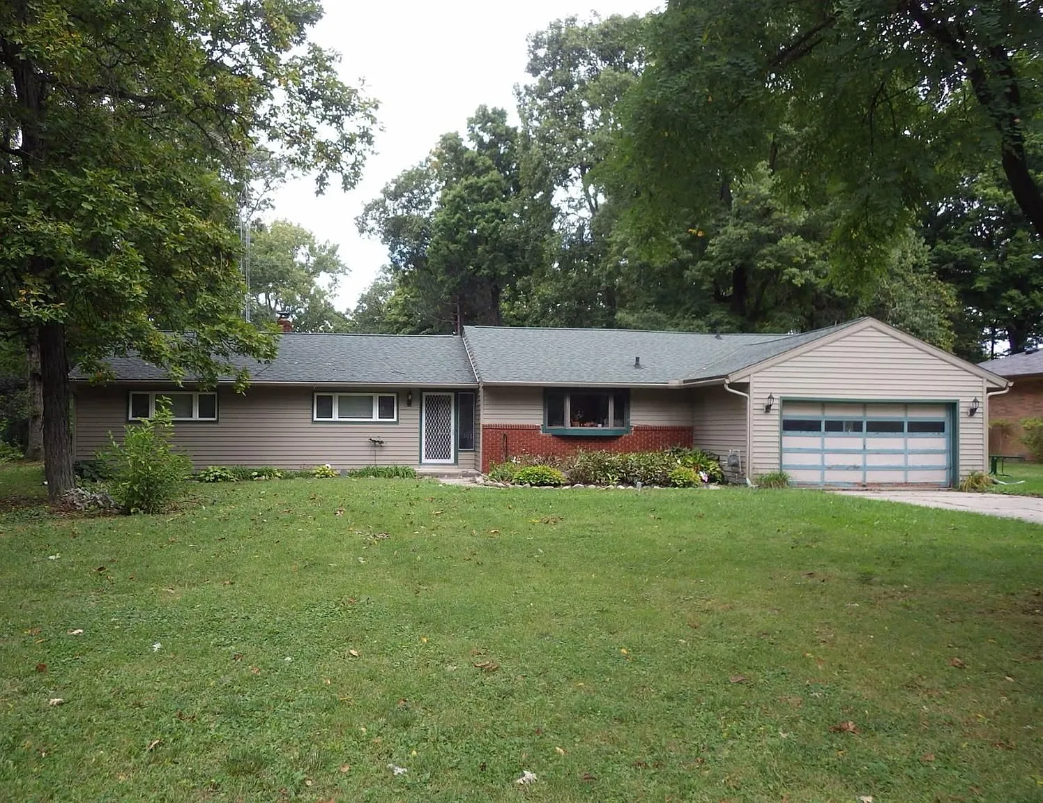 1270 W Westwood Dr photo 1