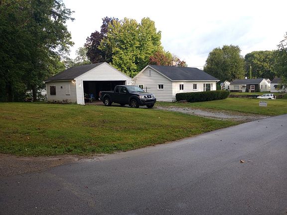 2nd image of 1902 W Ewing Ave