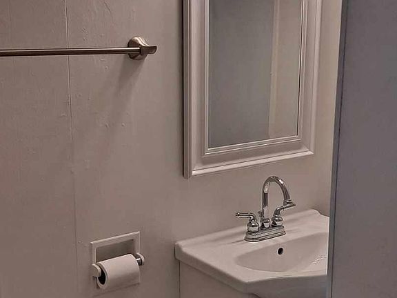 3rd image of 230 N Mill St #230