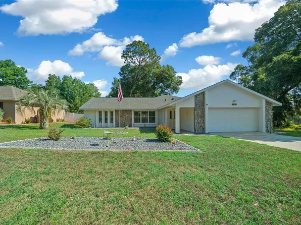 13027 NE 7th Loop, Silver Springs, FL 34488