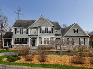 1 Harmon Lodge Way, Round Hill, VA 20141