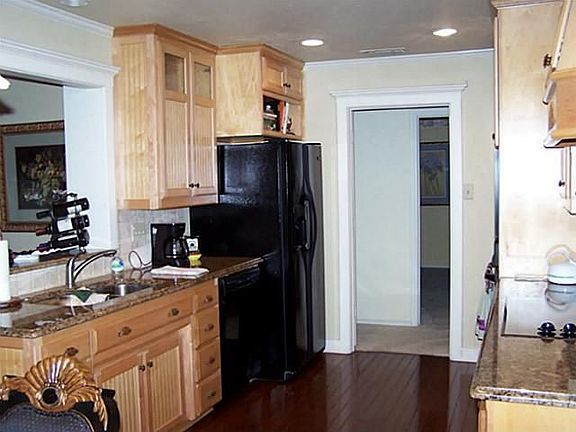 3rd image of 2005 Fair Meadow Dr