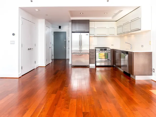 214 North 11th Street 2H image 2 of 14