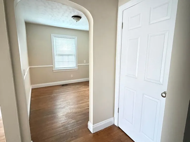 825 Parkway Dr — Photo 14