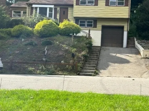 93 Knolls Rd, Bloomingdale Boro, NJ 07403