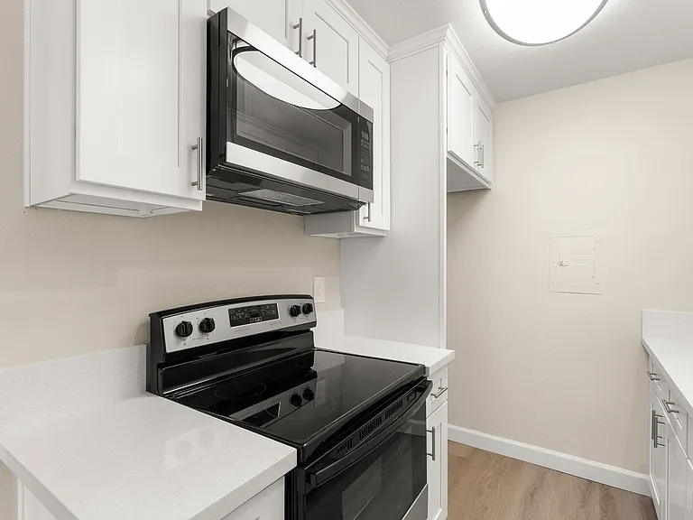 MAGNOLIA WEST APARTMENTS- RIVERSIDE, CA — Photo 71