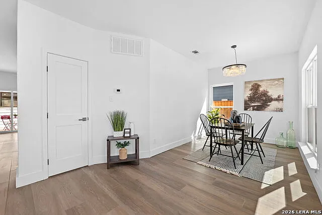 117 Carle Ave — Photo 5