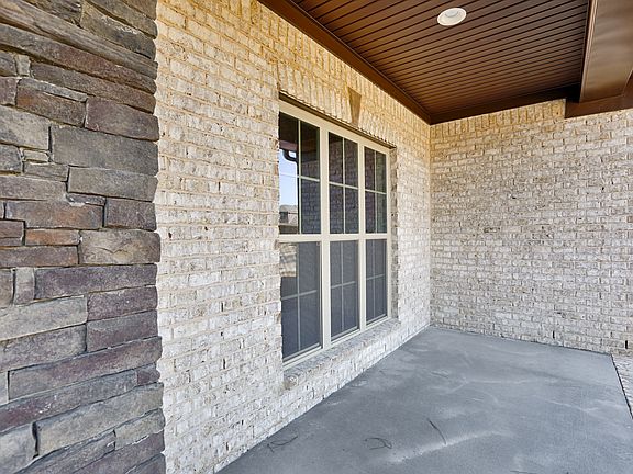 3rd image of 7510 Grayhawk Ct SE