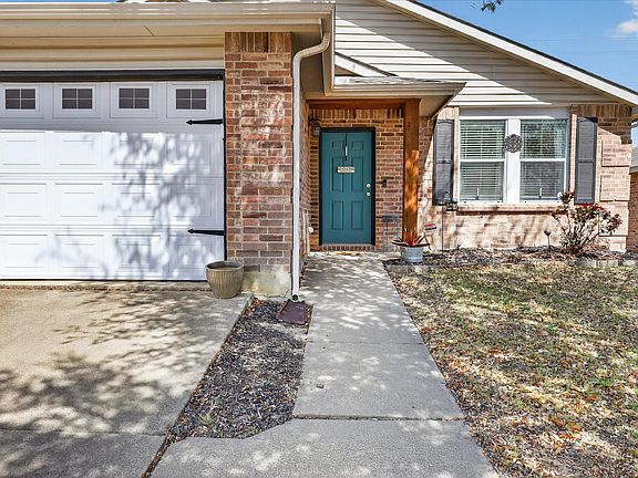 3rd image of 736 Granite Ridge Dr