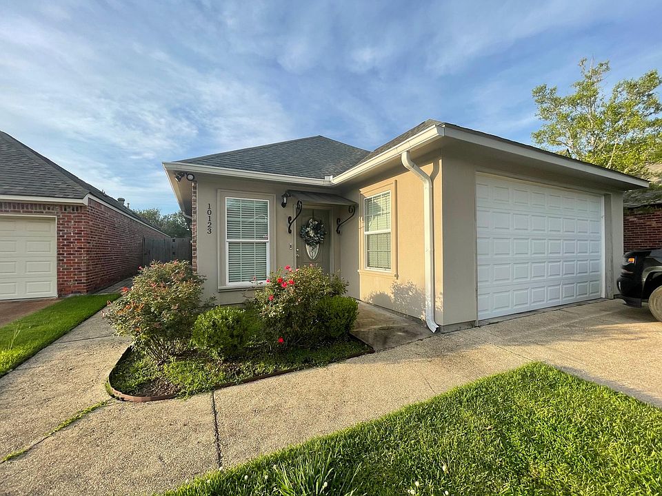 1st image of 10123 Hyde Park Ct