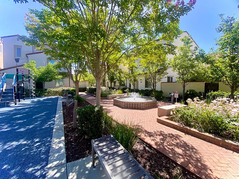 559 Palo Verde Cmns — Photo 4