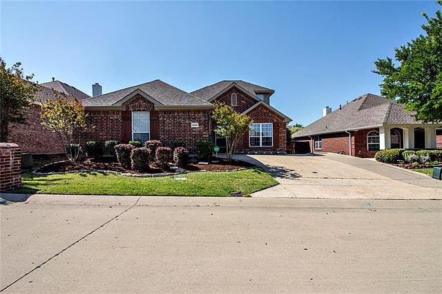 1st image of 8105 Twin Oaks Dr