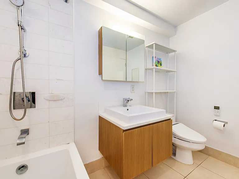 77 Hudson St #1701R — Photo 21
