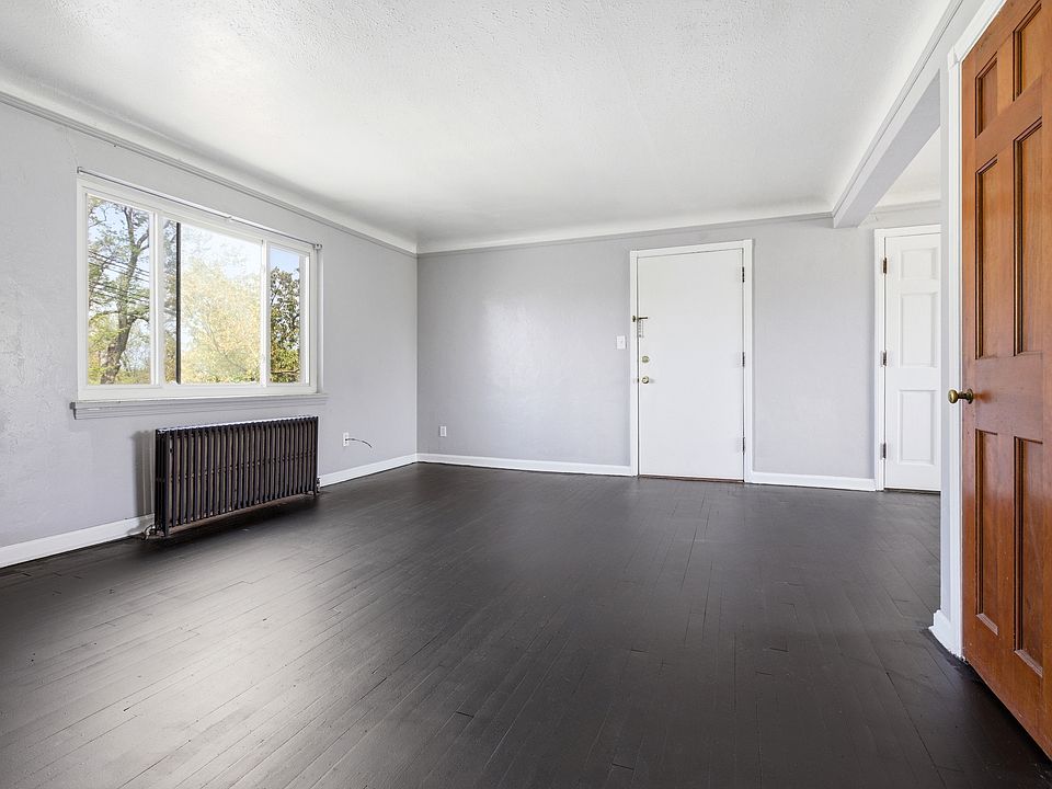 1st image of 2715 Noble Rd #305