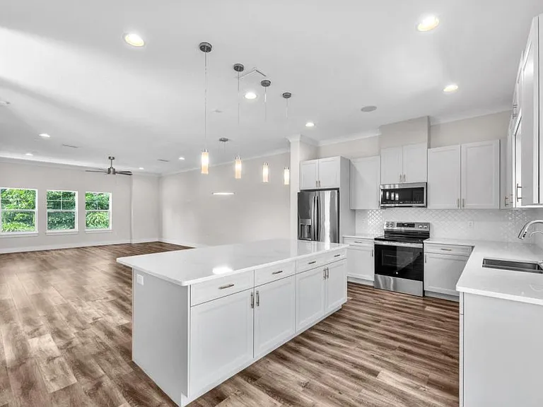 3120 W Azeele St #1 — Photo 44