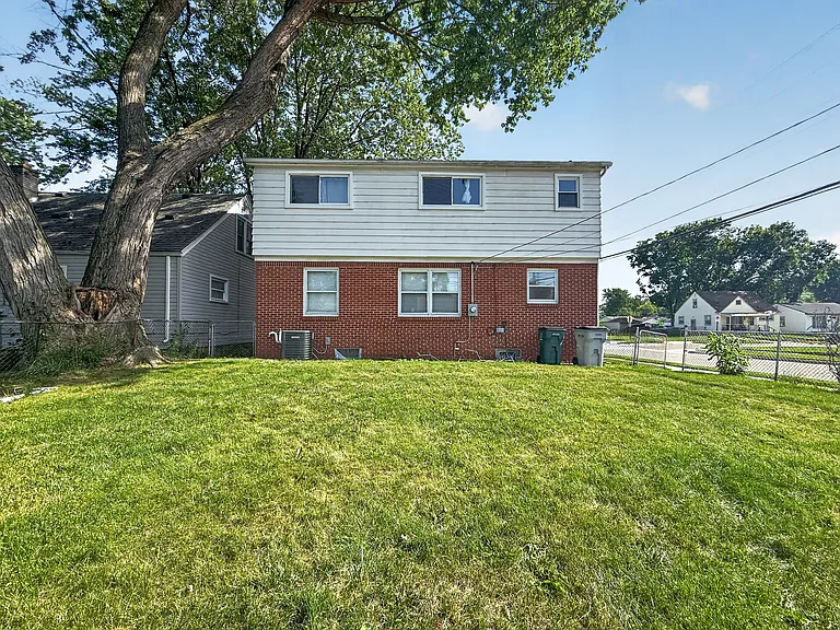 1705 E Granet Ave — Photo 33