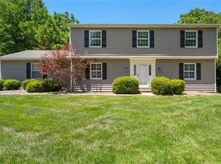 2315 Hollyhead Dr, Saint Louis, MO 63131