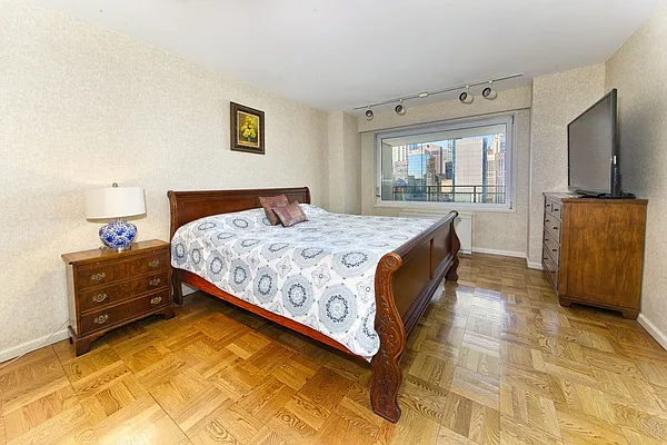 Sold by Halstead Real Estate | media 8