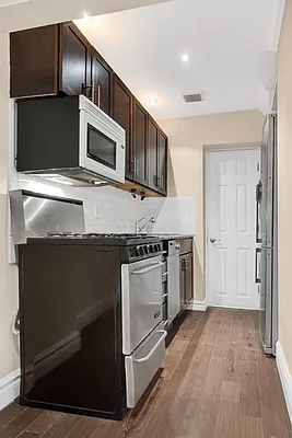 Rented by Cooper & Cooper Real Estate | media 14