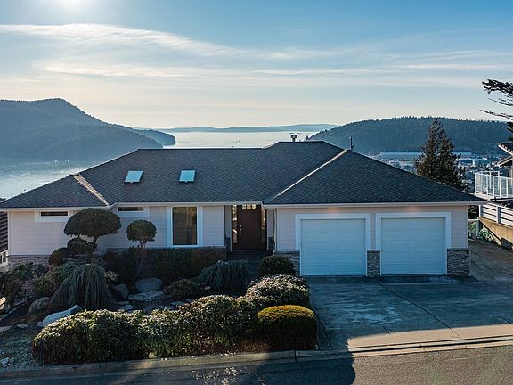 2nd image of 2402 Highland Drive