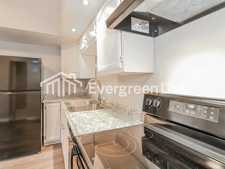 1553 Charlestown Dr — Photo 7